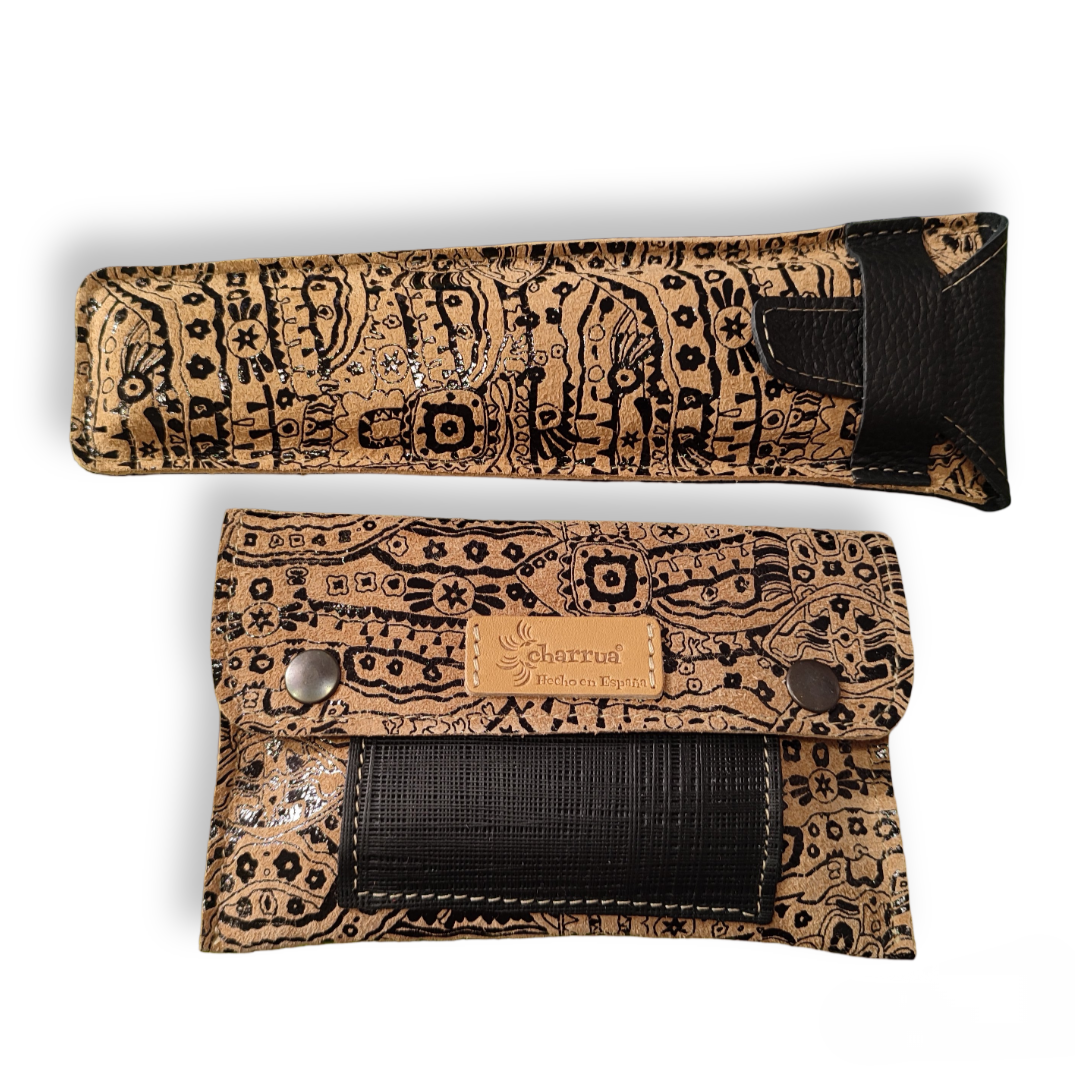 Conjunto de Cartera Charrùa y funda de abanico.