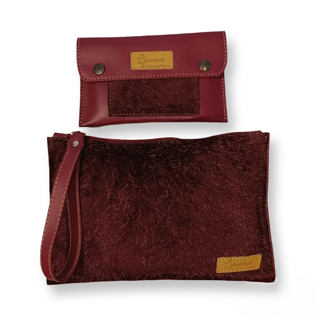 Conjunto Charrùa y cambia-bolso.