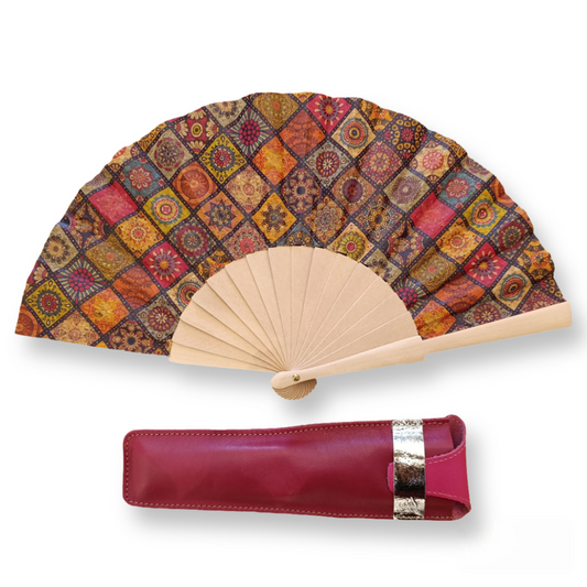 Abanico de corcho y funda de cuero
