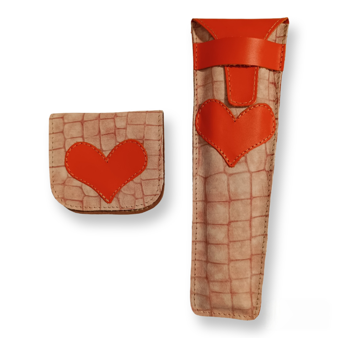 Conjunto funda de abanico y monedero de Tacón.(Colección cápsula Más AMOR)